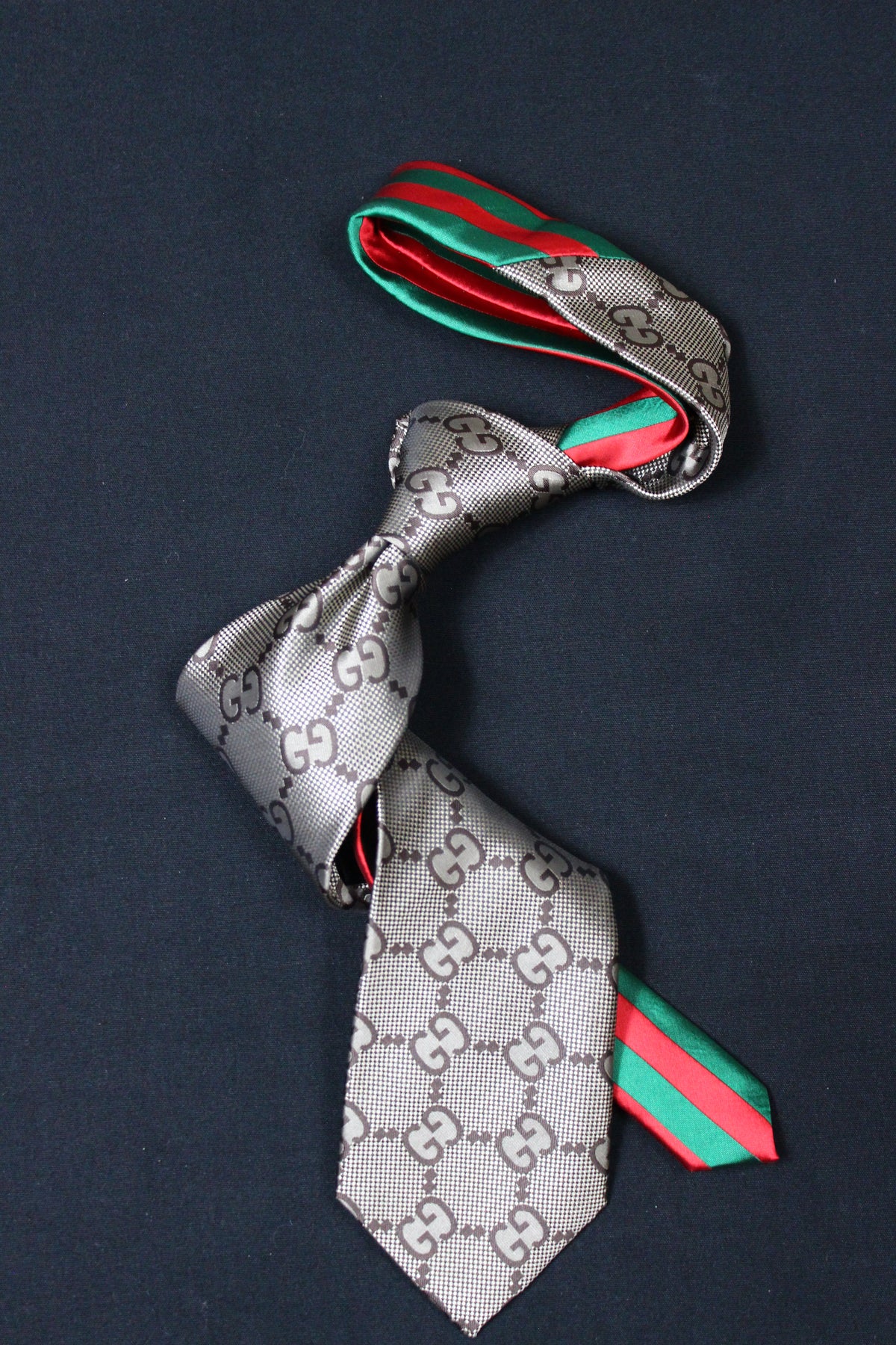 Gucci Gg Silk Bow Tie In Black